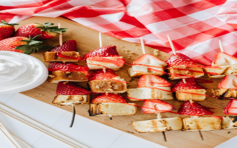 strawberry shortcake pound cake recipe