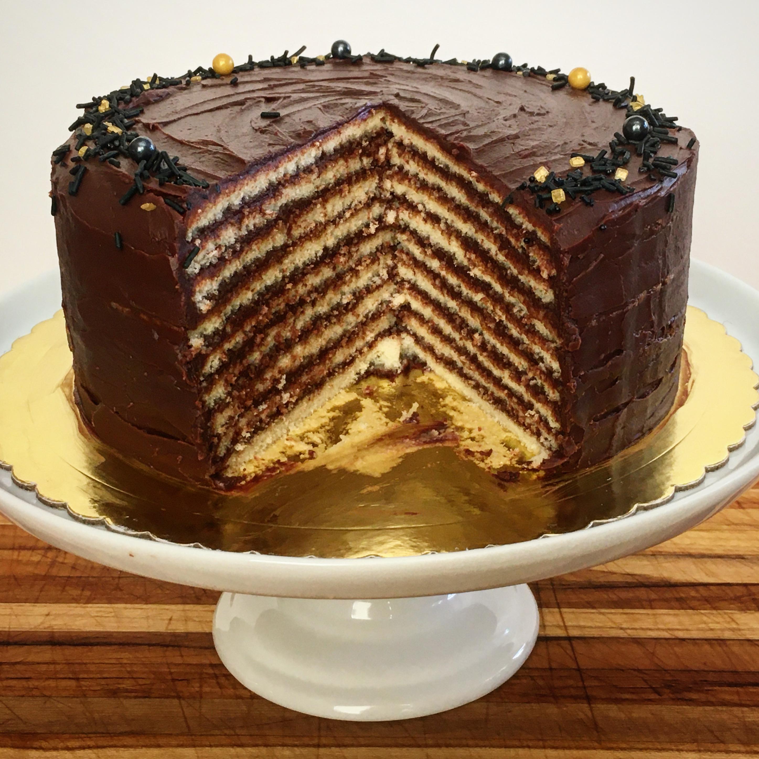 9 round cake:Nine-Layer Cake