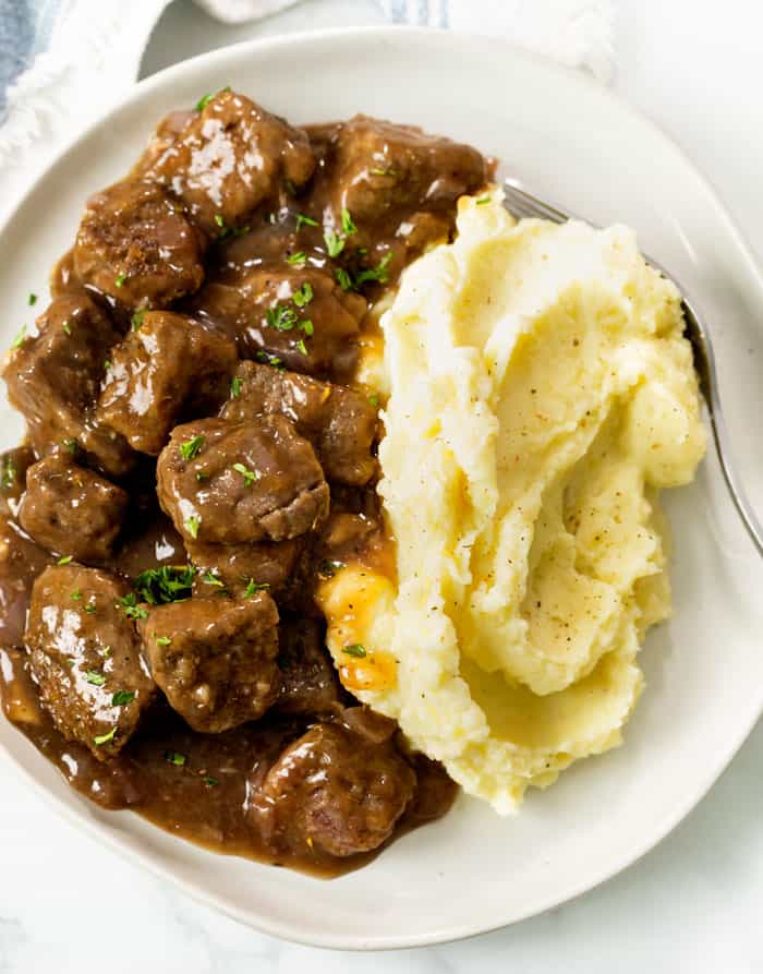 beef tips au jus:Beef Tenderloins in Juicy Gravy