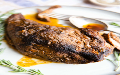 beef tri tip slow cooker：Slow Cooker Beef Tri-Tip
