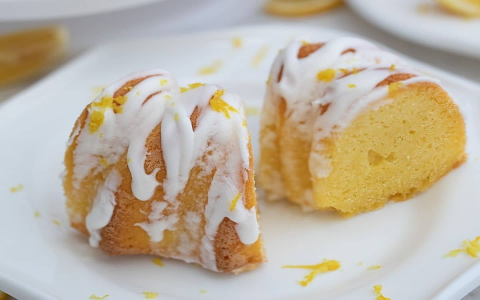 is it possible to bake a bundt cake using standard cake mix
