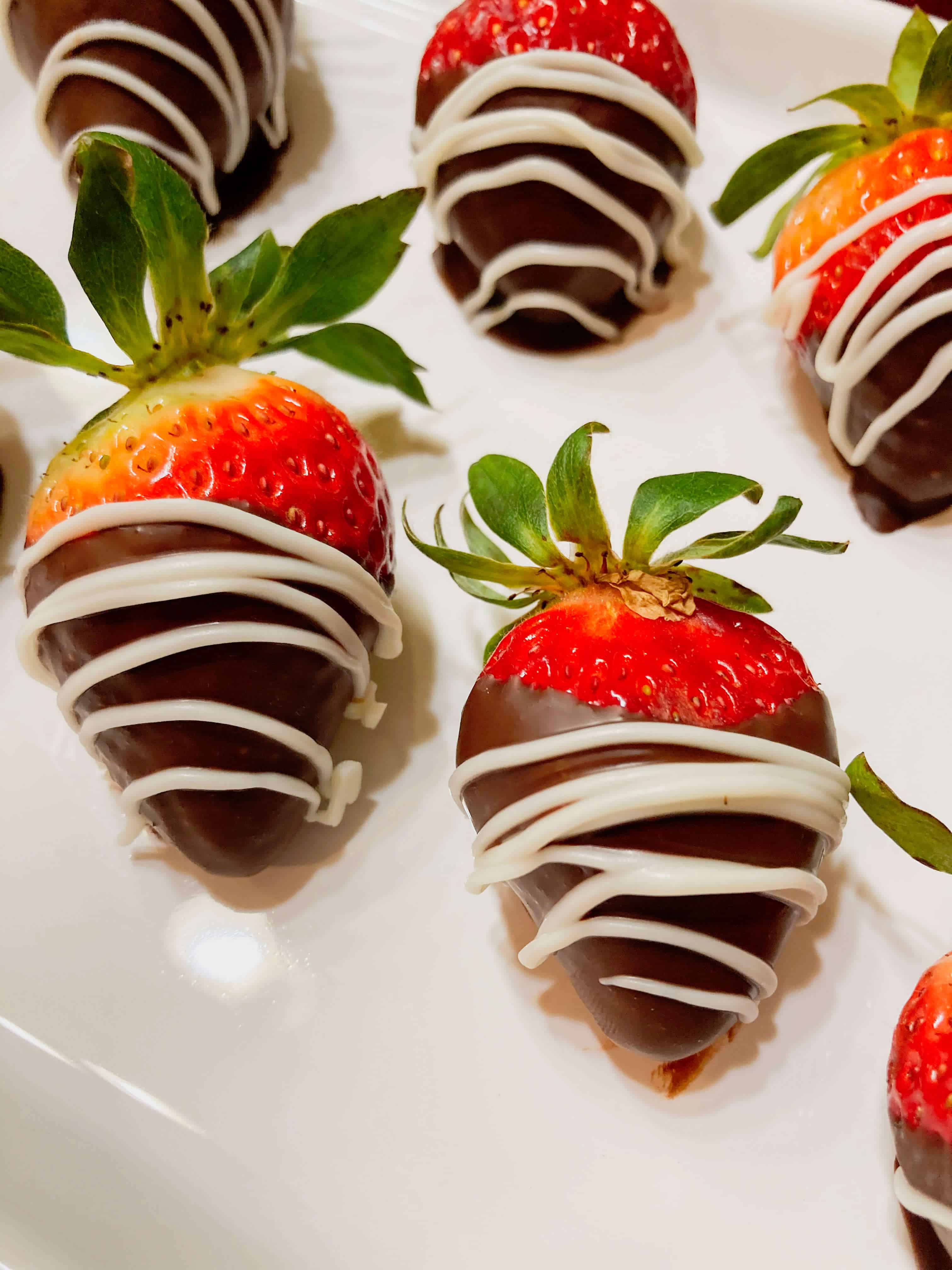 microwave method for making chocolate dipped strawberries
