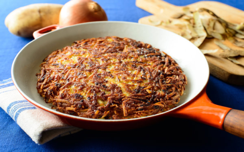 creating potato kugel using potato pancake mix