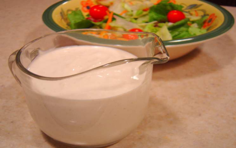 sour cream and onion dressed green salad