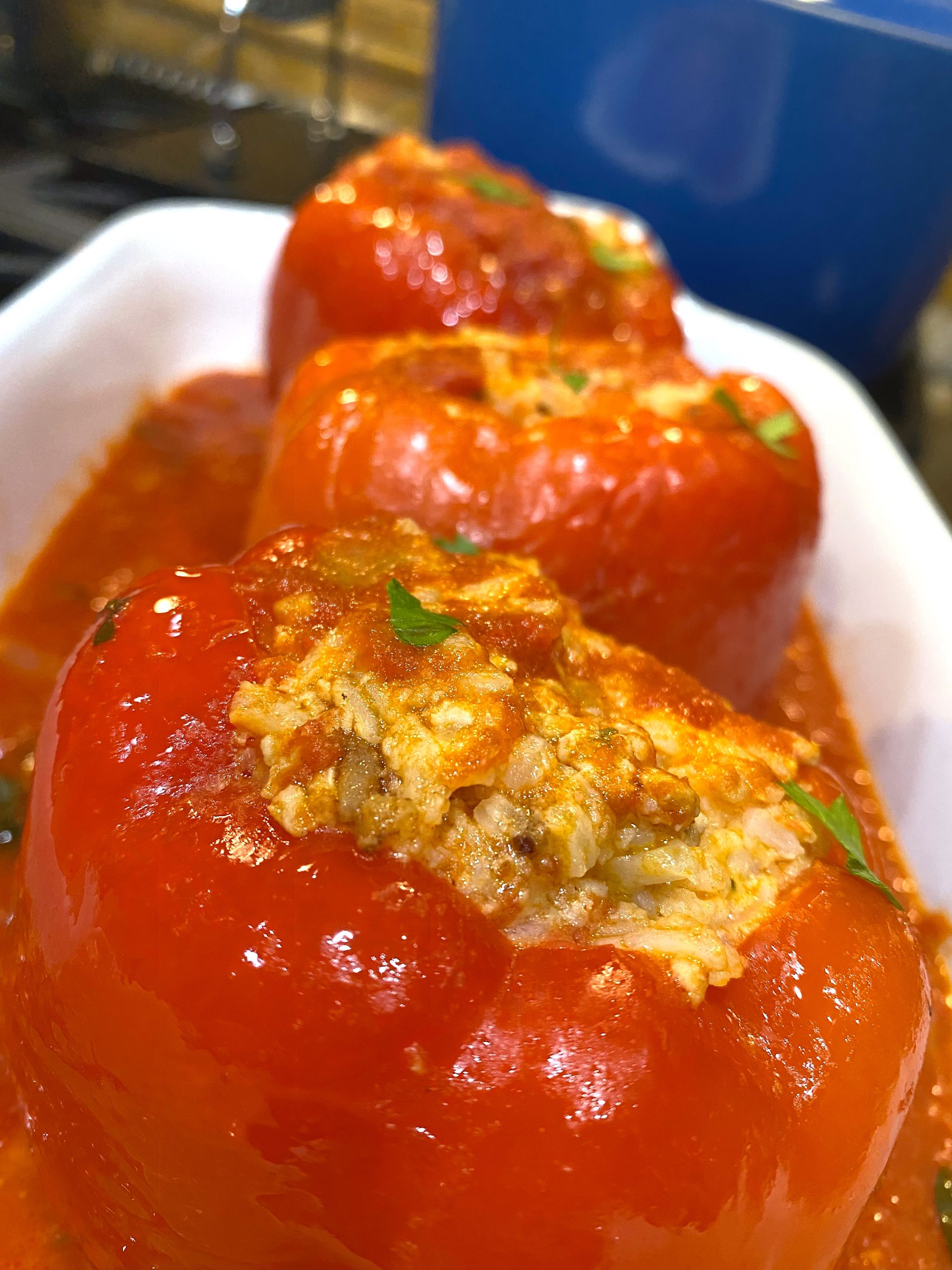 recipe for making stuffed peppers with tomato sauce