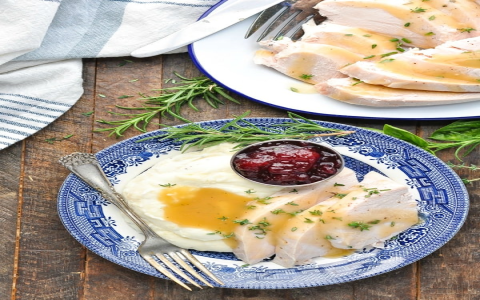slow cooker turkey breast with cranberry and onion soup mix