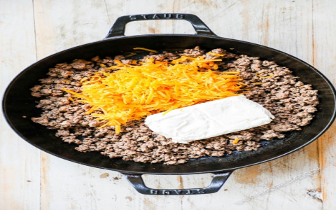 low-carb dishes featuring ground turkey and cream cheese