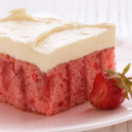 chilled strawberry cake with duncan hines