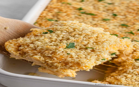 creamy mac and cheese with ritz cracker crust