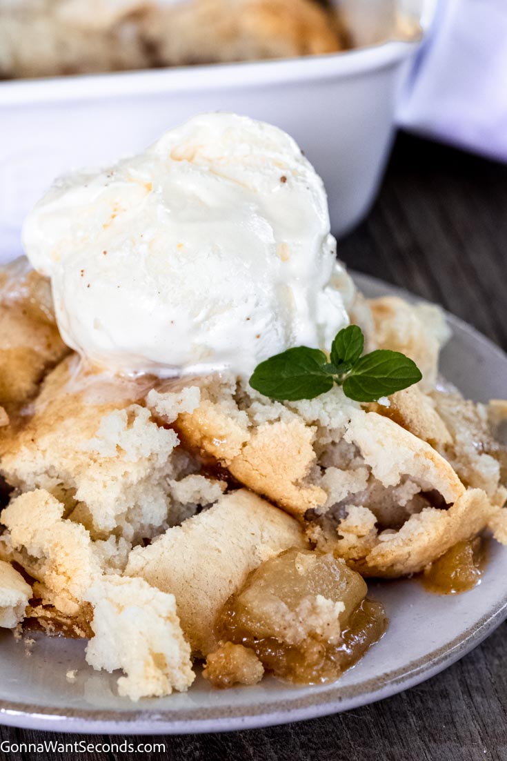 homemade apple cobbler using fresh apples and bisquick
