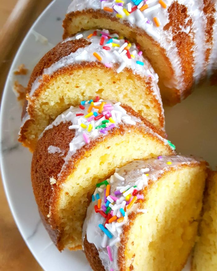 is it possible to bake a bundt cake using standard cake mix