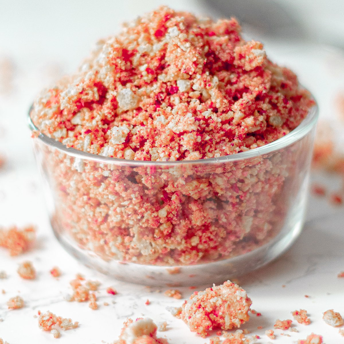 how to create a strawberry crumble topping