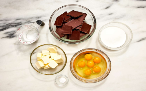 Chocolate Chips in 11 oz Bag: Cups Measurement Simplified