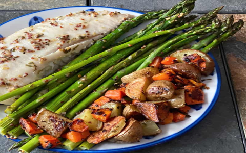 Simple vegetable sides for tilapia. Check out these easy recipes to complement your fish in minutes!