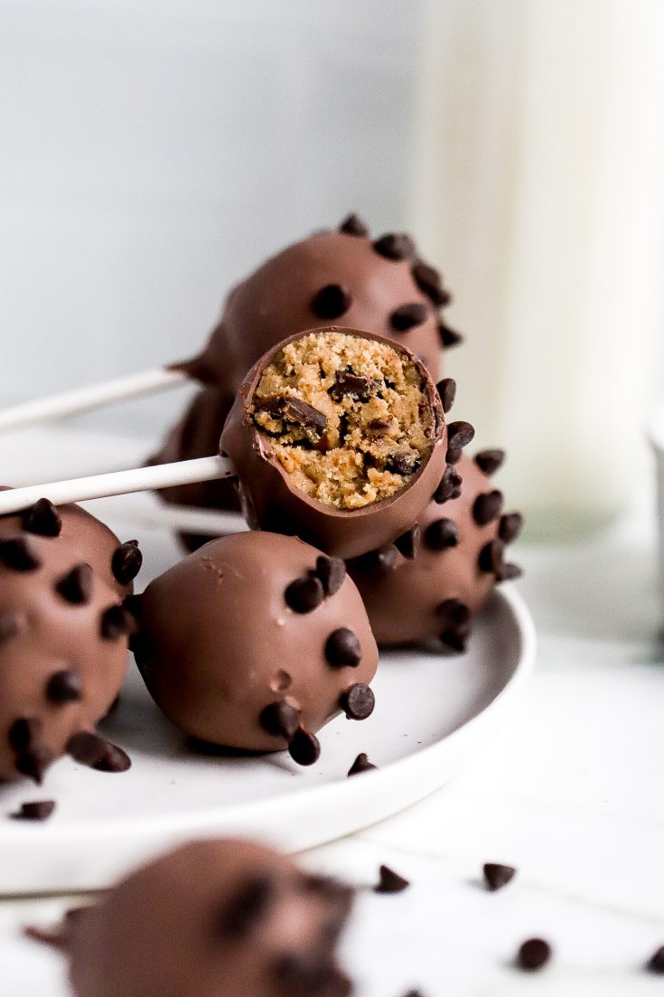 starbucks-style cake pops with cookie dough