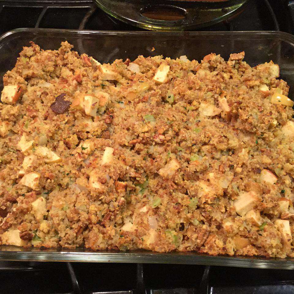apple and pecan cornbread dressing