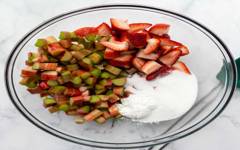 How to Make Gluten Free Strawberry Rhubarb Recipes: Tasty and Easy Guide