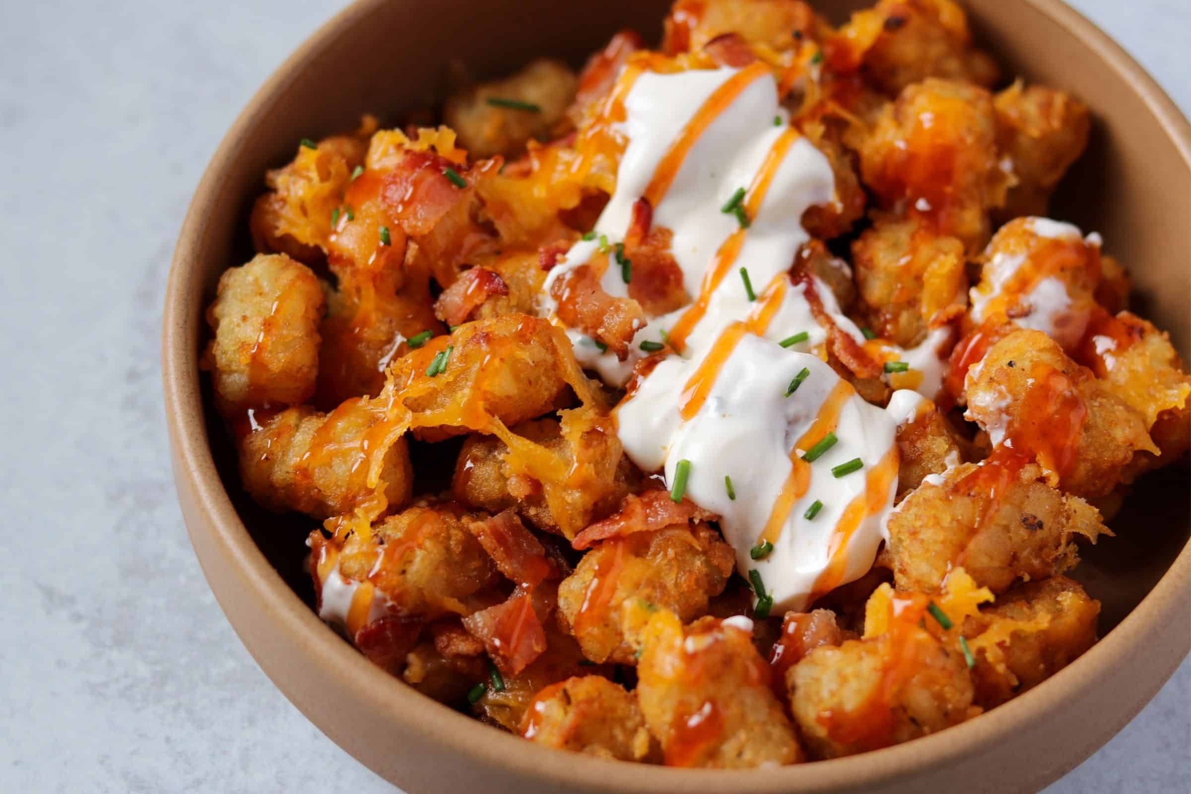 Loaded Tater Tots in Air Fryer: Crispy Recipe in Minutes (Easy Appetizer How-To)
