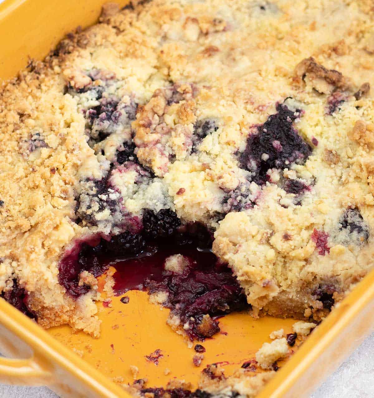 How to Make Blackberry Cobbler With Cake Mix (Easy Dessert Recipe)