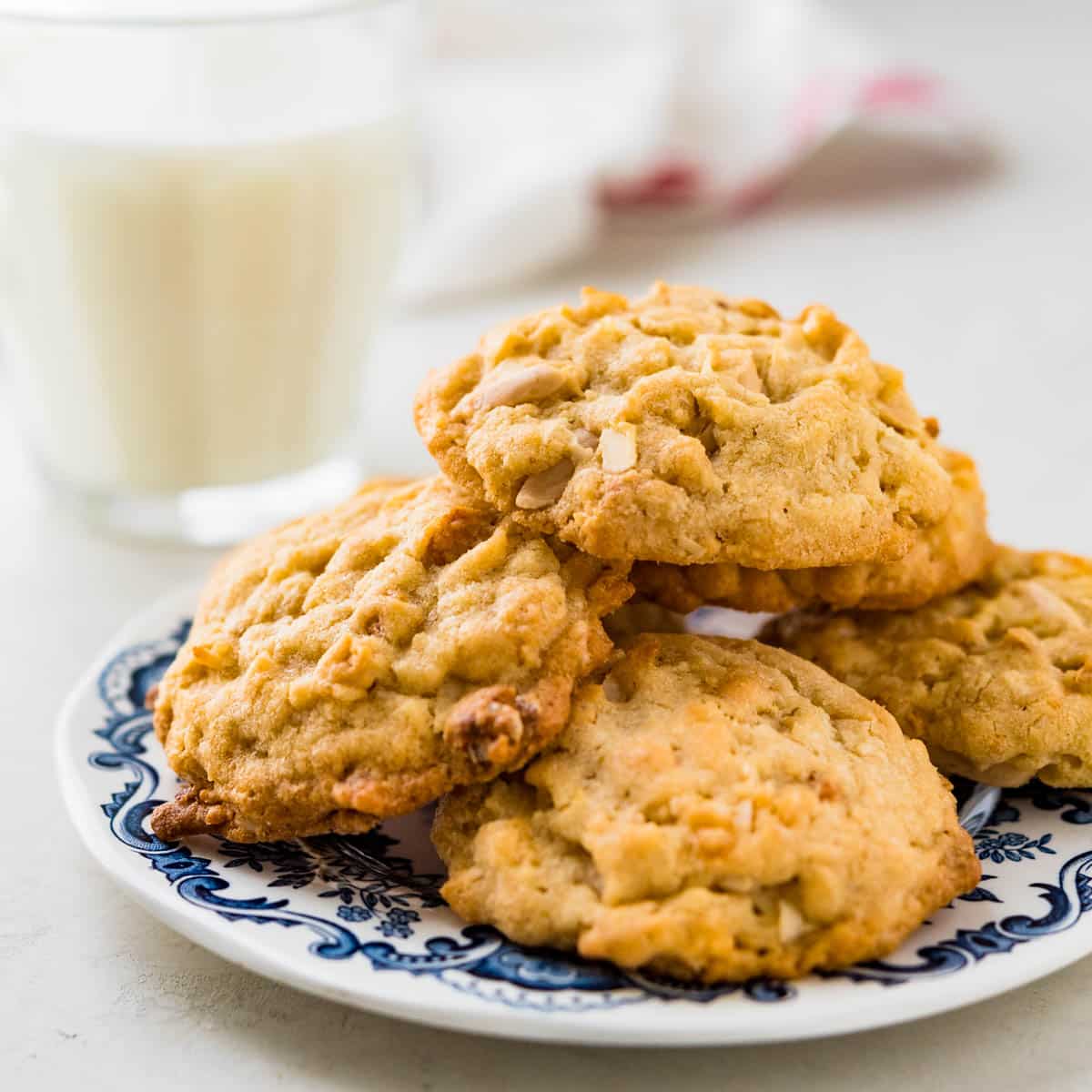 Easy Baking, Cookies with Rice Krispies and Coconut, Delicious Recipe You Will Love.