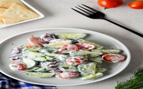 Best Ways to Use Garden Fresh Tomatoes Persian Style (From Salads to Sauces and More!)