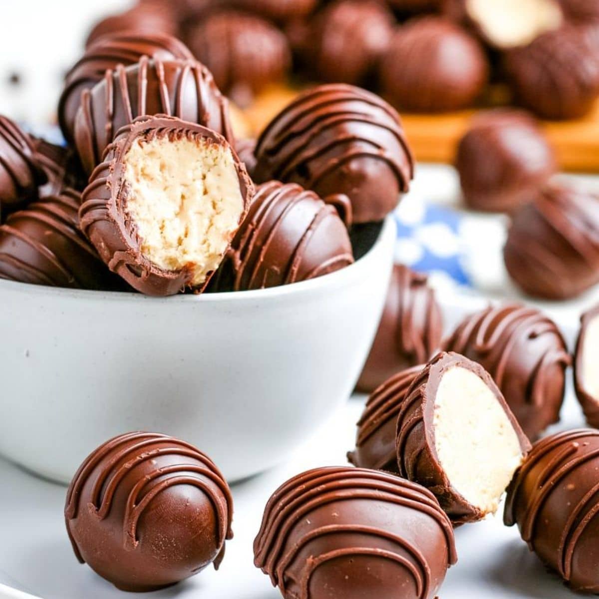 Simple Recipe for Old Fashioned Peanut Butter Balls: A Kid-Friendly and Fun Dessert Idea