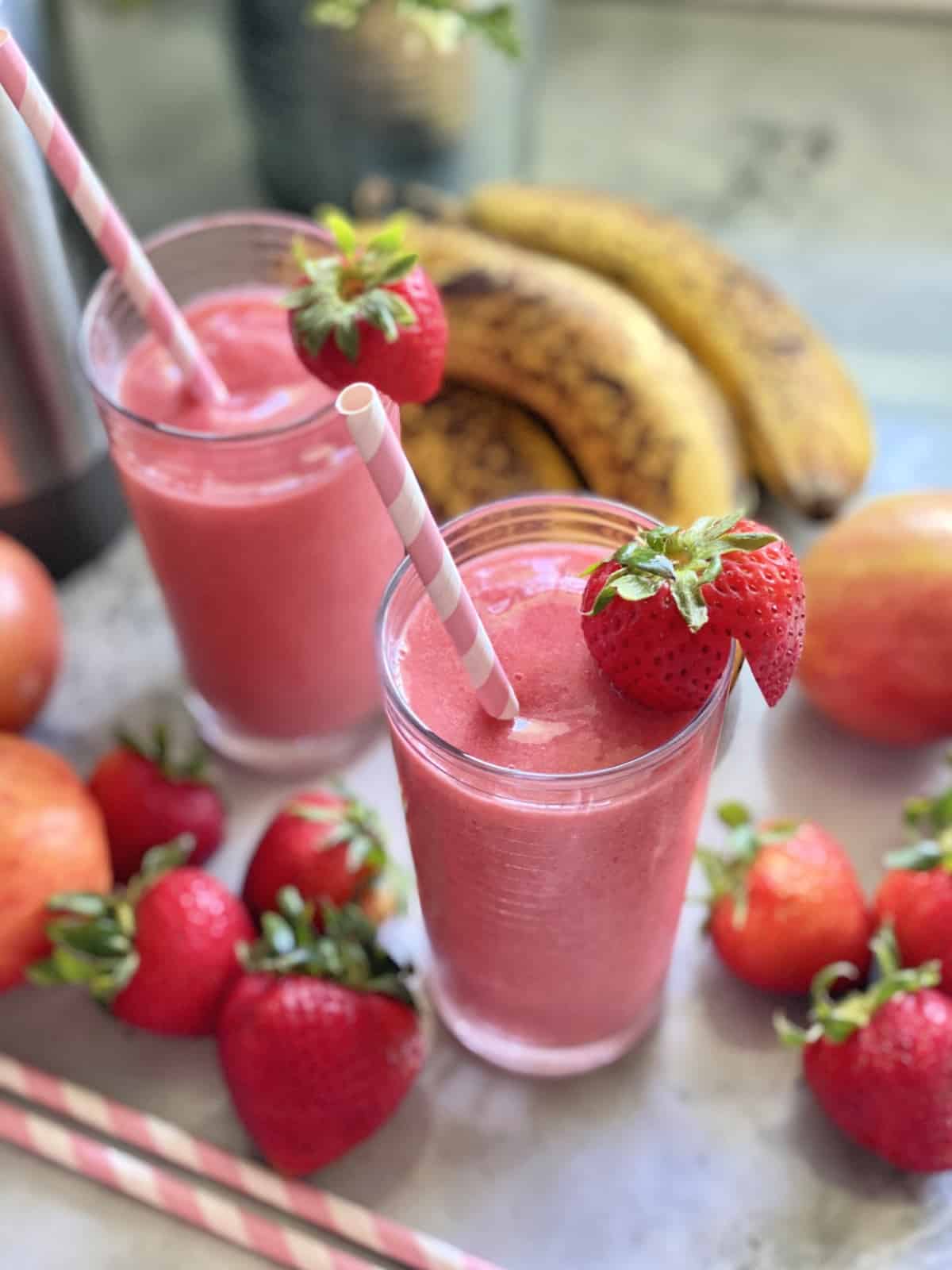 Apple Juice Strawberry Banana Smoothie: A Delicious and Healthy Treat