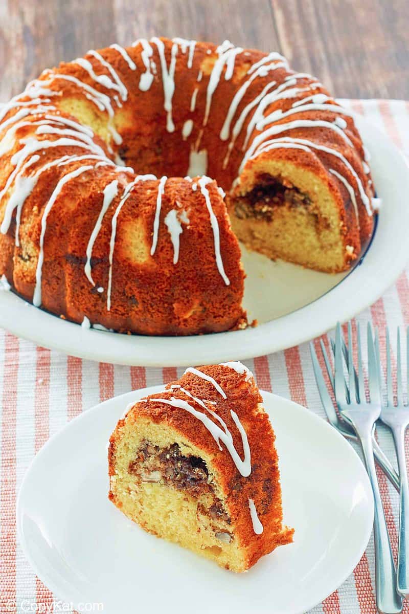 Get the Perfect Sock-It-To-Me Cake with This Duncan Hines Recipe