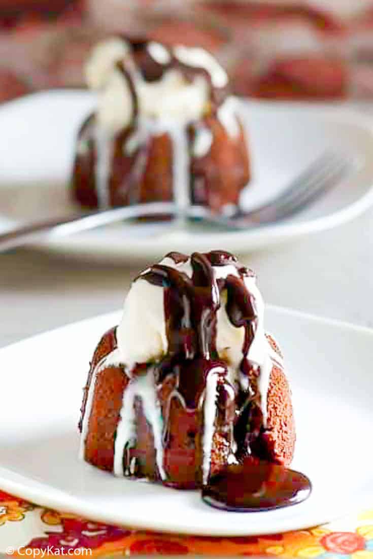 Craving Applebees Triple Chocolate Meltdown Recipe? (Try This Quick Version!)