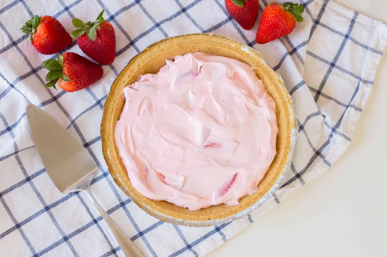 Quick & Easy Strawberry Sweetened Condensed Milk Pie Recipe