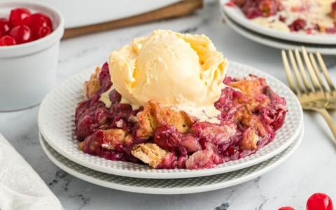Try This Recipe for Strawberry Cheesecake Dump Cake Tonight