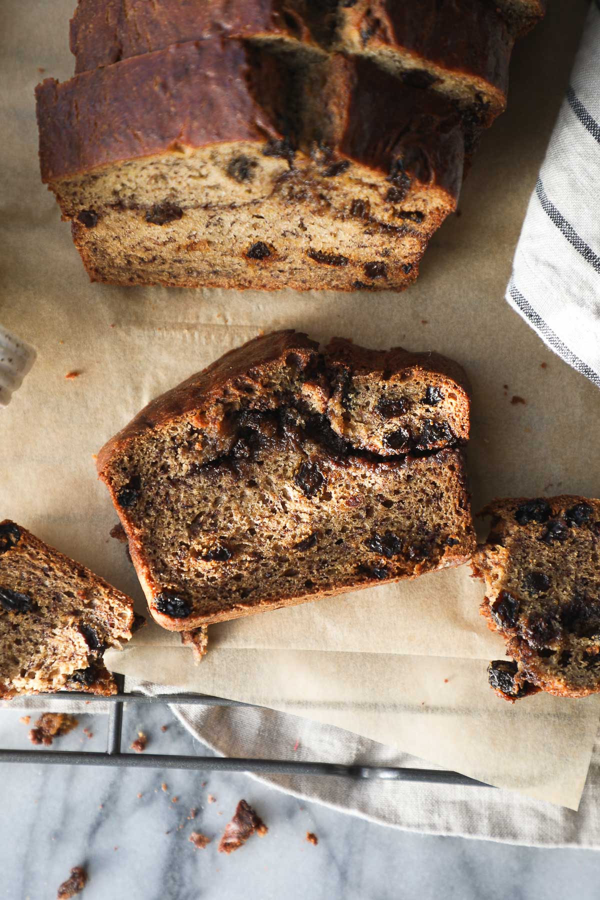 Banana bread with raisins and cinnamon super easy recipe that you can make at home step by step baking instructions included