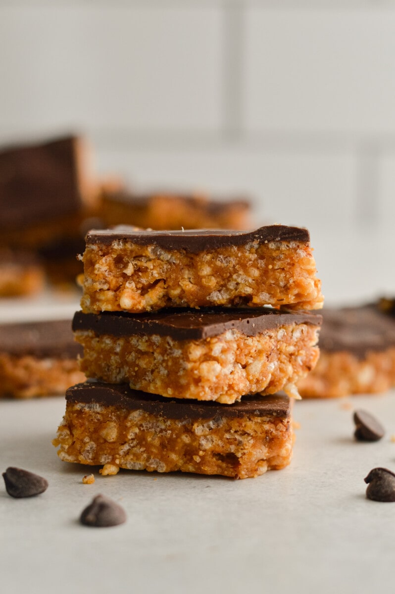 chocolate-topped rice krispie squares with peanut butter