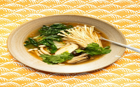 How Much Lemongrass Paste Equals One Stalk? Quick Guide for Cooking!