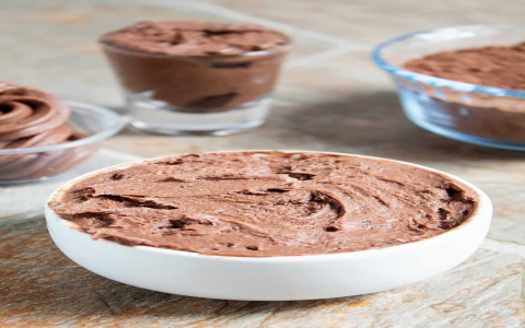 creamy cocoa powder frosting with sour cream