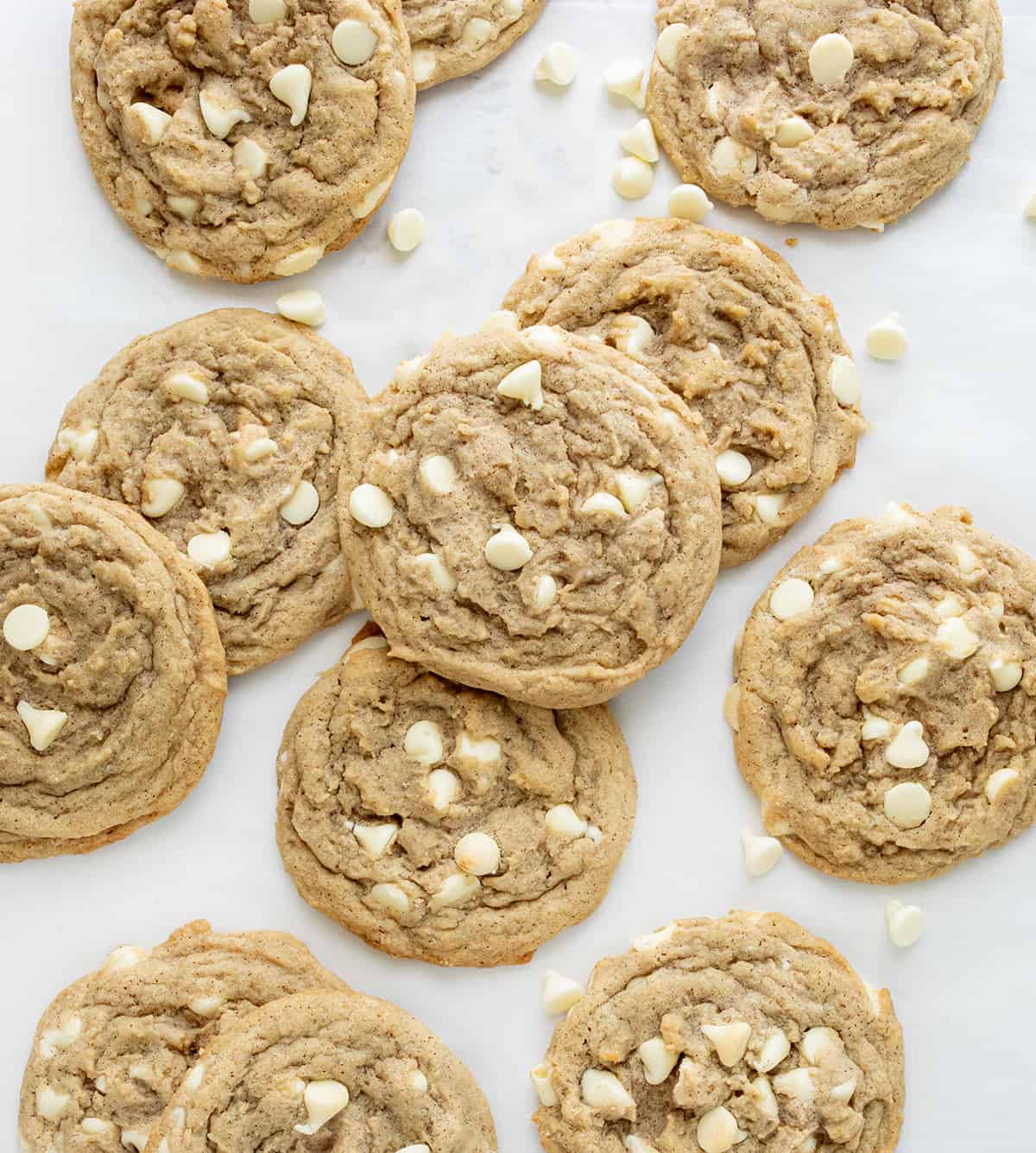 white chocolate chip pumpkin spice cookies