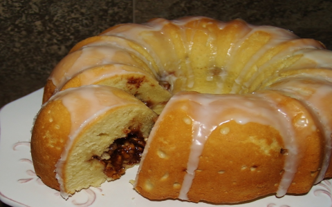 Get the Perfect Sock-It-To-Me Cake with This Duncan Hines Recipe