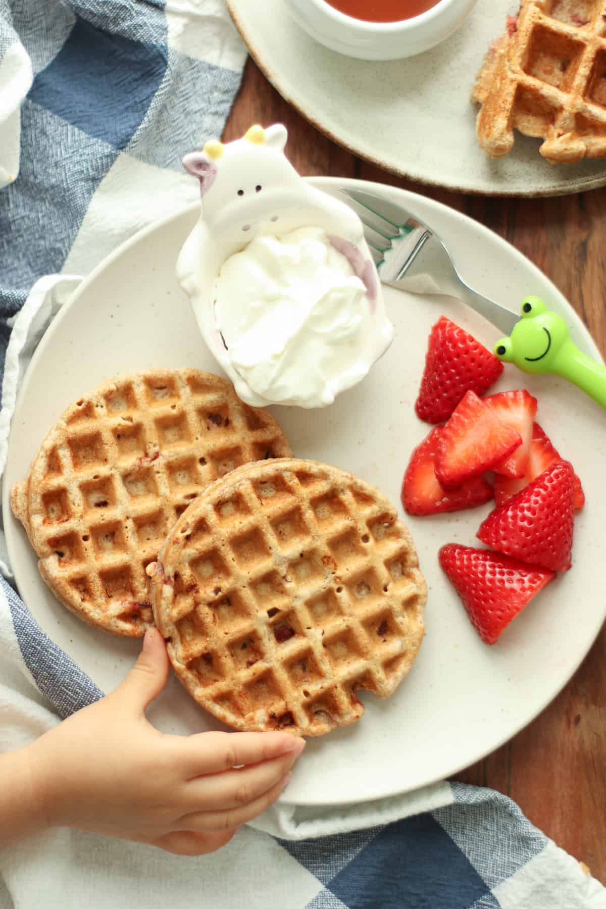 Cooking Waffles and Strawberries: Top Ideas for a Tasty Meal to Your Family and Friends