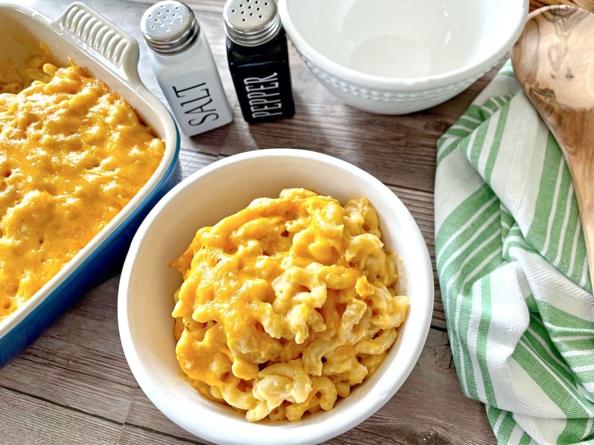 Cracker Barrel Cheese Mac and Cheese Recipe: Easy Copycat to Make at Home (Tastes Just Like the Restaurant!)