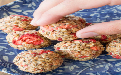 Peanut Butter Energy Balls with Coconut: A Healthy Snack Idea