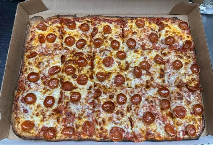 How Many Pieces of Pizza are in a Sheet Pizza? Lets Find Out!