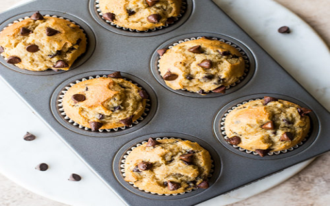 Easy 3 Ingredient Pumpkin Chocolate Chip Muffins (A Quick Recipe Guide!)