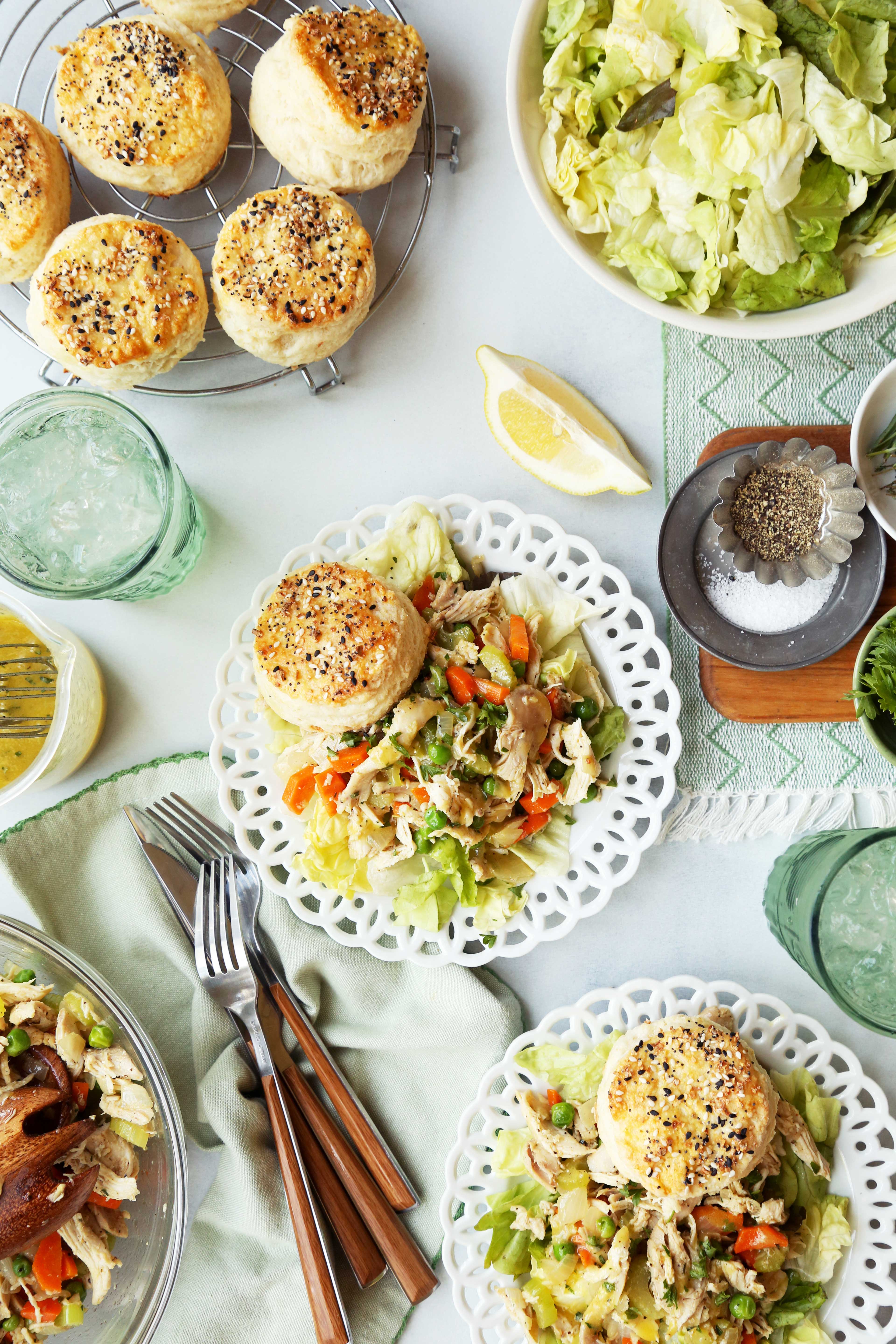Chicken Pot Pie: What Salad is a Good Match? Easy Guide for a Great Meal!