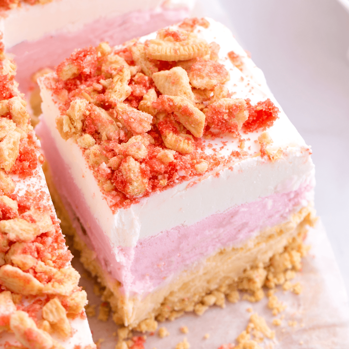Yummy Strawberry Shortcake Crunch Ice Cream: Make this Dessert Now!