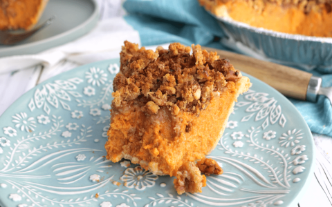 How to make sweet potato pie using canned yams? This recipe is simple and delicious.