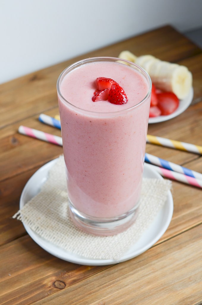 Quick and Easy Banana Strawberry Smoothie No Yogurt Perfect for a Healthy Breakfast