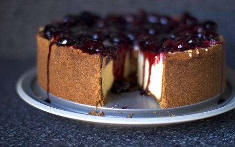 Juniors Cheesecake Strawberry Topping Recipe: Follow These Simple Instructions to Make a Classic Cheesecake Topping