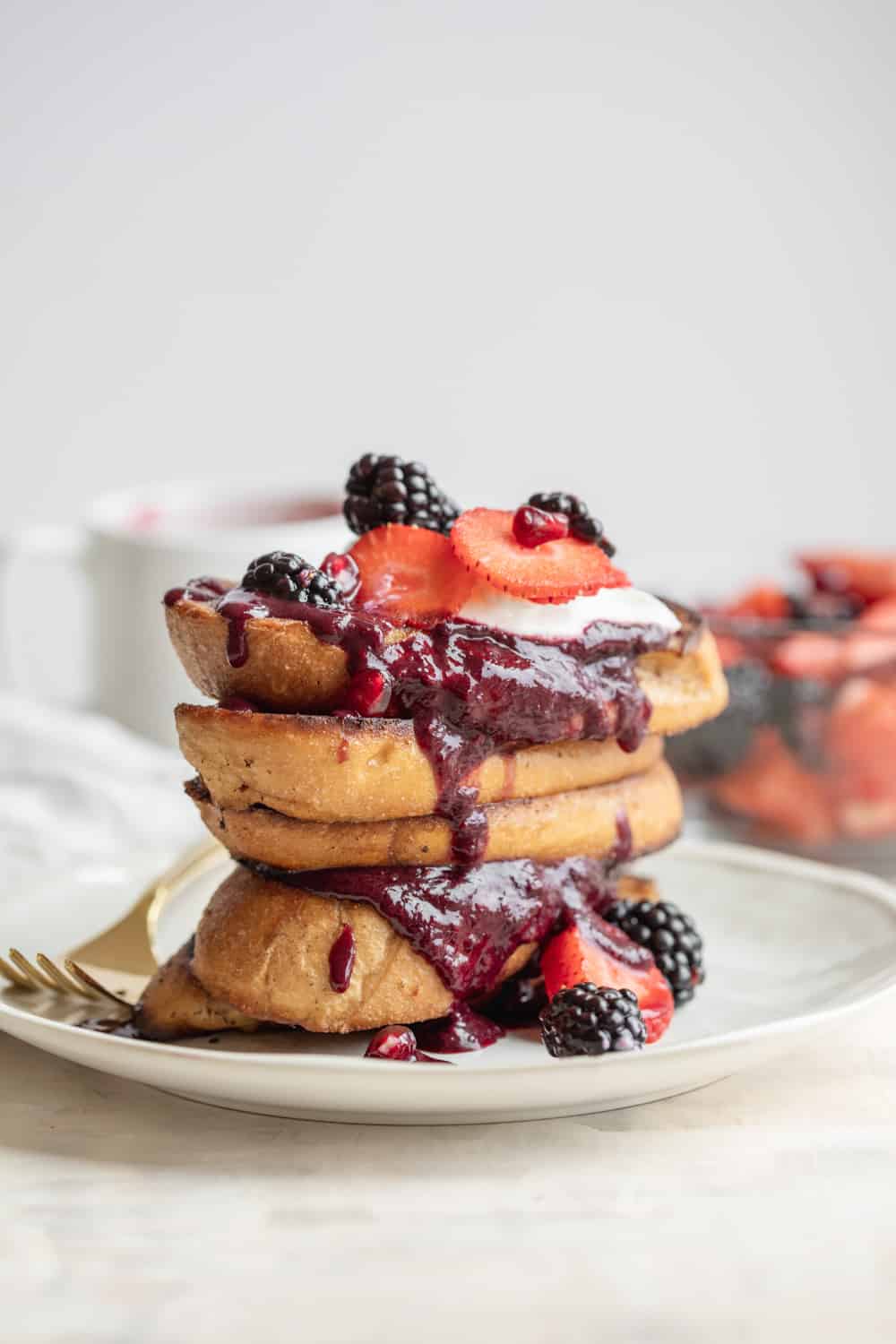 How to Make Berry Syrup From Frozen Berries (Quick & Simple Method for a Fruity Treat)