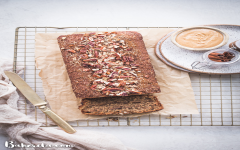 Easy banana nut bread with streusel topping recipe everyone will ask you to make again and share with their friends and family