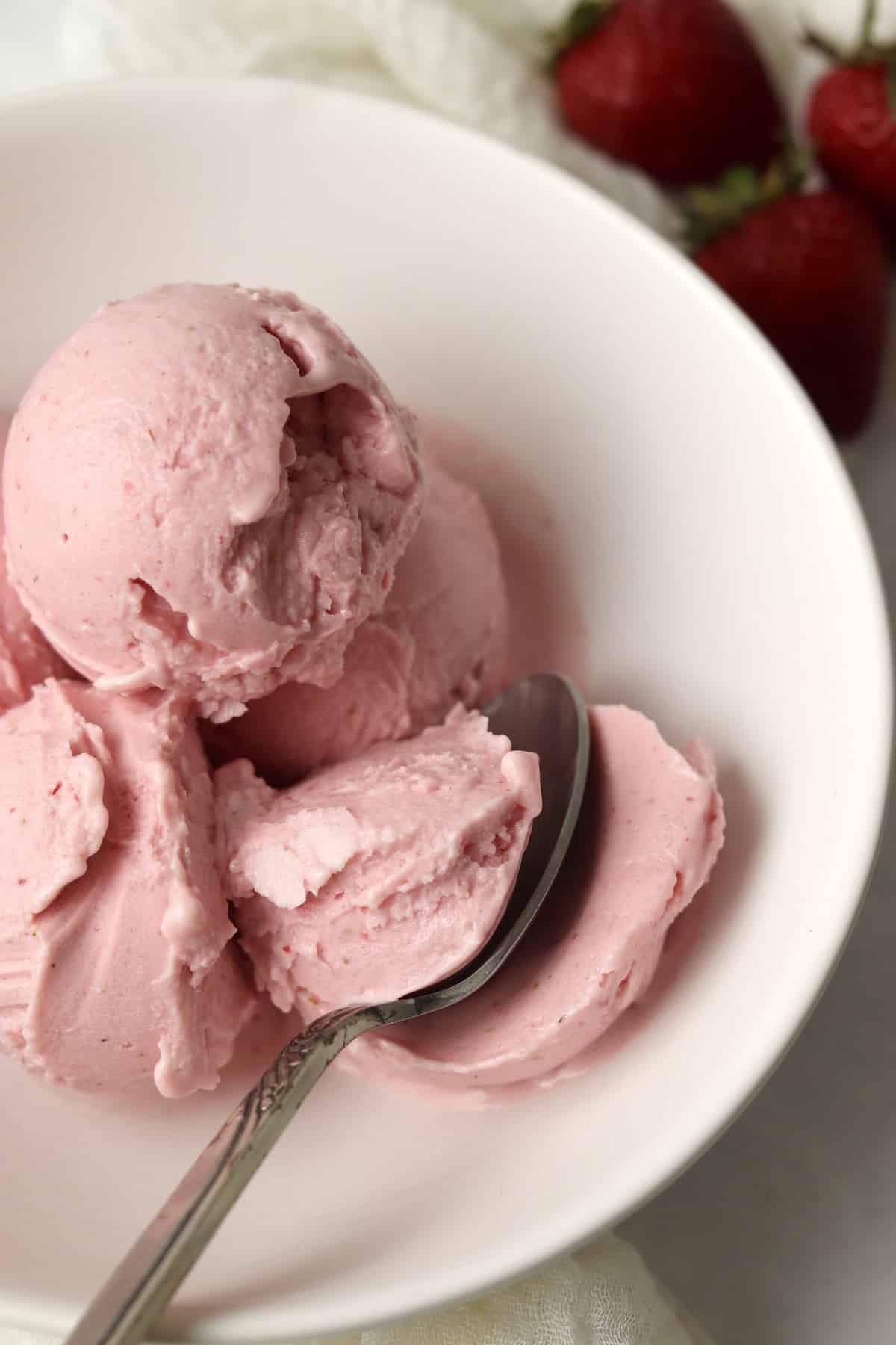 How to Make Strawberry Frozen Yogurt with Ninja Creami? Simple Steps for a Healthy Dessert!